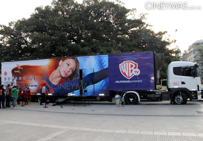 Warner Channel - Supergirl - Cinema Truck